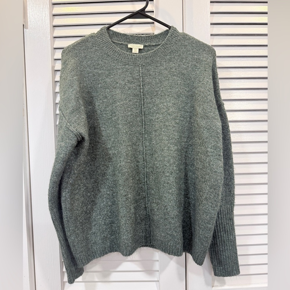 Sweater in Heather Green
